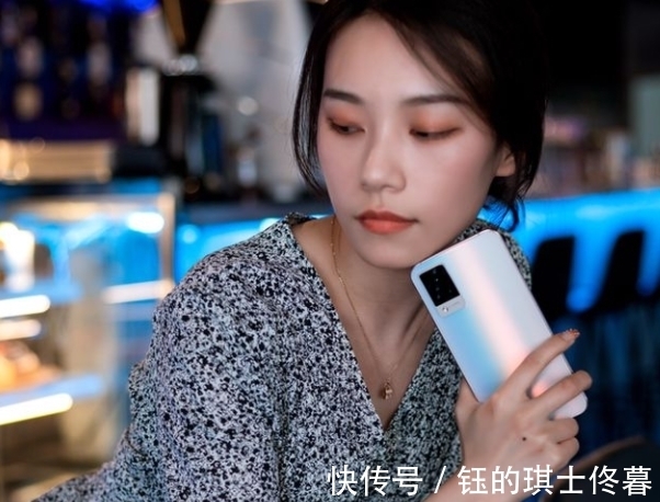 oppo|2021旗舰手机买华为、小米还是OV？听懂行人分析，买对不买错！