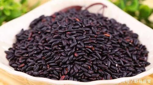 红豆|煮黑米粥时加一宝,每天一碗,血管畅通无阻,淡化皱纹,紧致肌肤