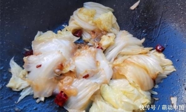 午餐|给老婆用茄子和白菜做的午餐便当,茄子不用过油,味道又香又好吃