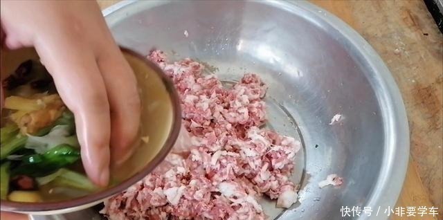 酒店|包子肉馅最忌直接放盐和料酒，酒店大厨教你技巧，肉嫰多汁