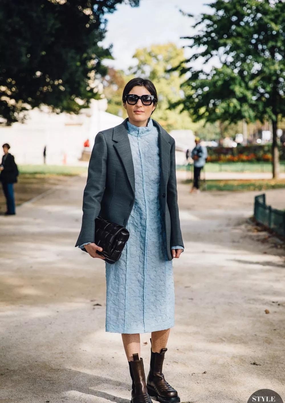 2021时尚秀场:开年时髦穿搭套路:“上短下长”,今天开始流行?