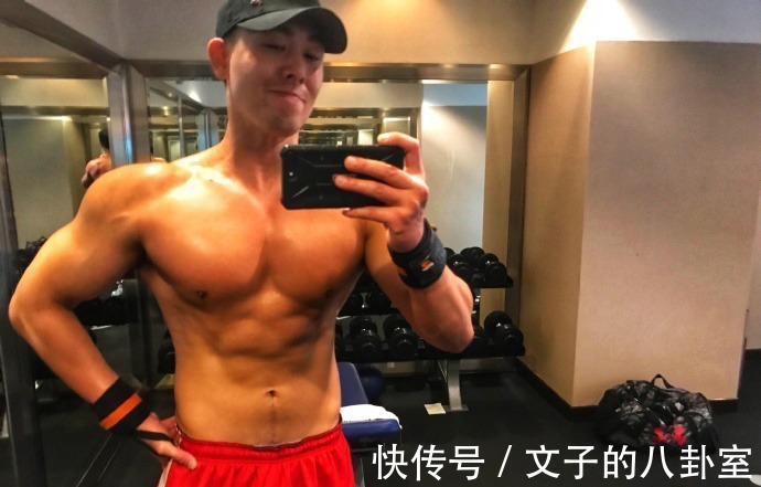 肌肉|身材如雕刻的肌肉奶爸,金牛座健身达人,一周至少保持五天训练!