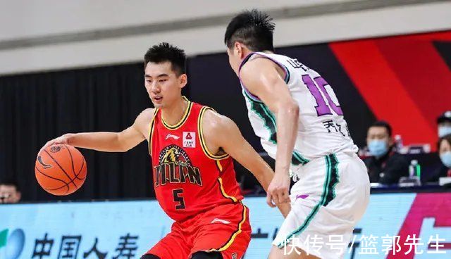 命中率|四场19记三分！球迷：小丁三年前若有这三分能力，早进NBA了