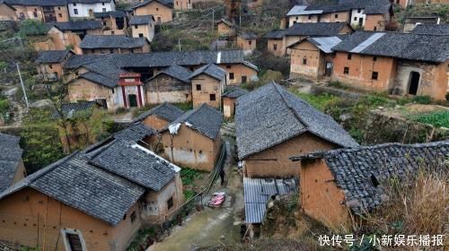 农民|农民在县城买了房，在乡下又有宅基地，是一户多宅吗