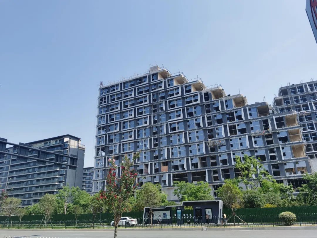 购房者|久违的“现房”回来了！实探第二批集中供地