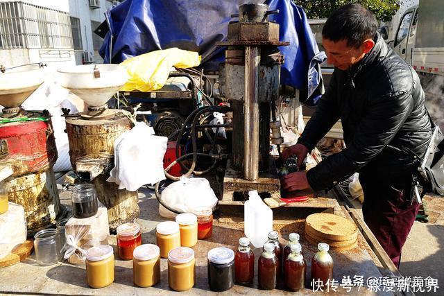  这样“假香油”好多人在吃，买香油记得“3辨”，一碗清水现原形