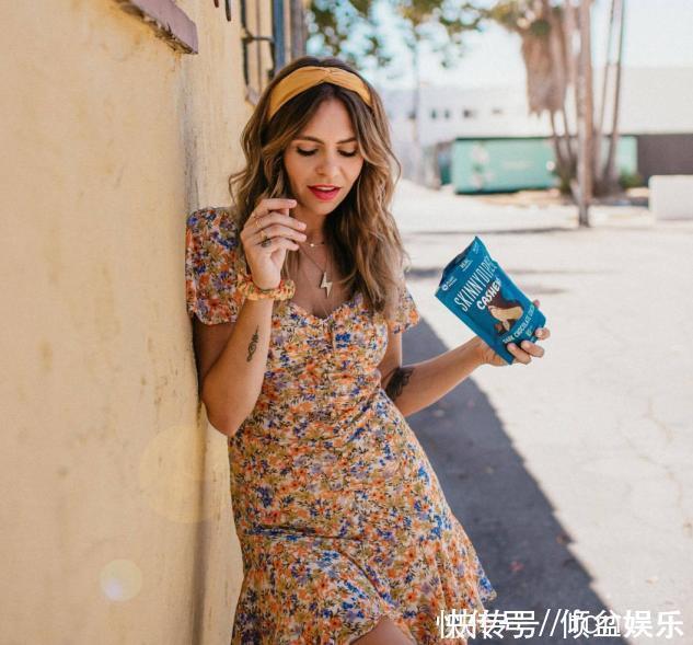 刘海 老得慢的女人,总是不会放过下面4种发型,经典活力,格外显气质