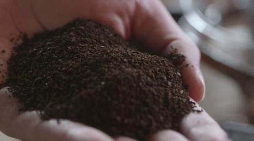 肝火旺盛的人，除了失眠，还有3种表现，占得越多，失眠越严重