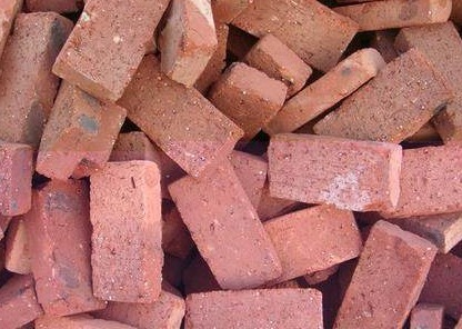 “红砖”养花有这3大效果,在兰花盆底铺上一层,养一盆旺一盆!