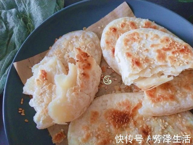 油酥|早餐,我家爱吃这个饼,不醒面,不发面,出锅层次分明,外酥里软