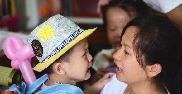 幼儿园|3岁宝宝被幼儿园劝退,家长求情被拒后晒出聊天记录,网友:活该