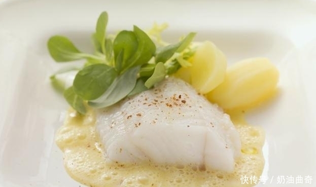 肝脏|肝火太旺,身体有4种症状,1种水是“灭火器”,要多喝