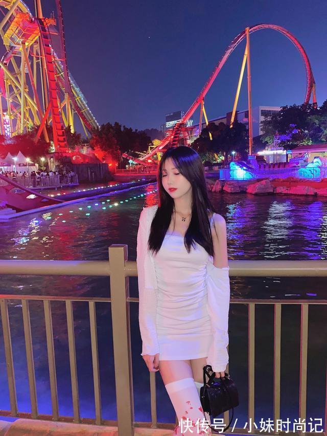 清纯 长腿美女穿搭起来简单又好看,双腿修长,成熟和清纯风格皆可