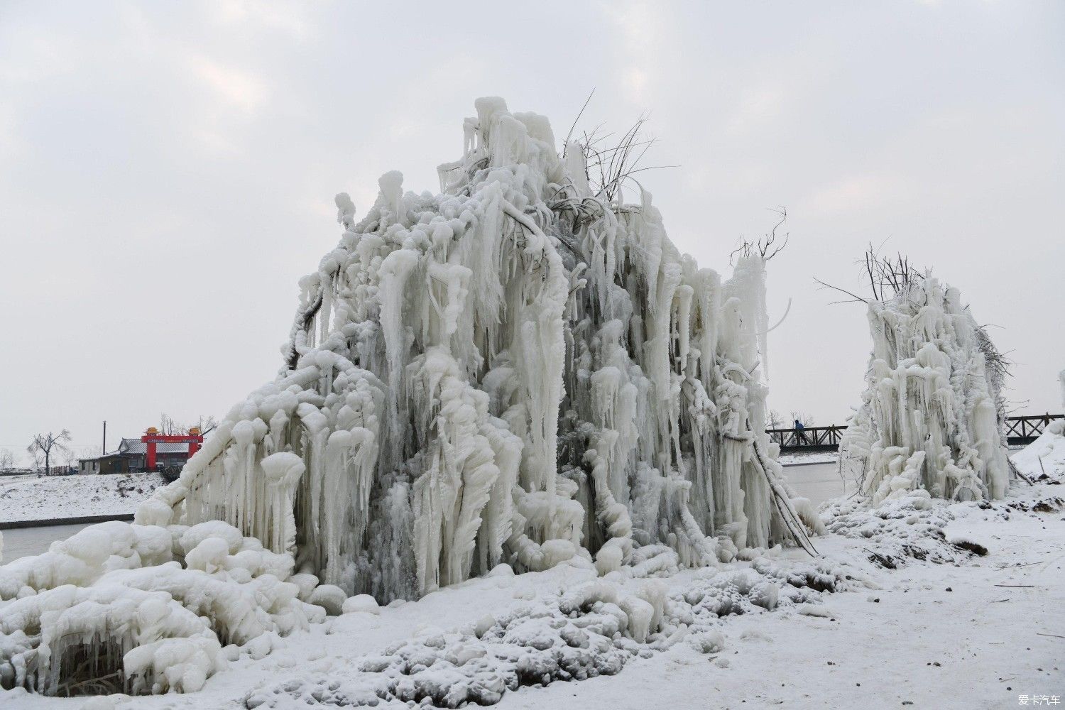 美丽的北国风光，千里冰封，万里雪飘