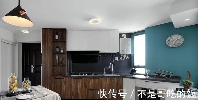 边桌|买不起学区房大房子,一家四口蜗居47平,设计师爆改成三室一厅