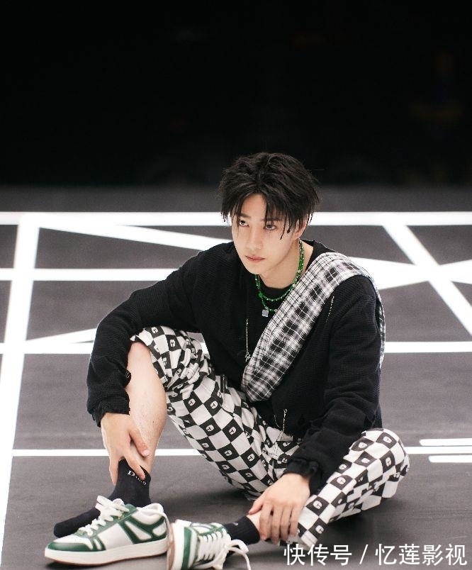 啵啵奶茶|《這就是街舞》火鍋局,隊長們都不敢吃,王一博:那我先吃啰