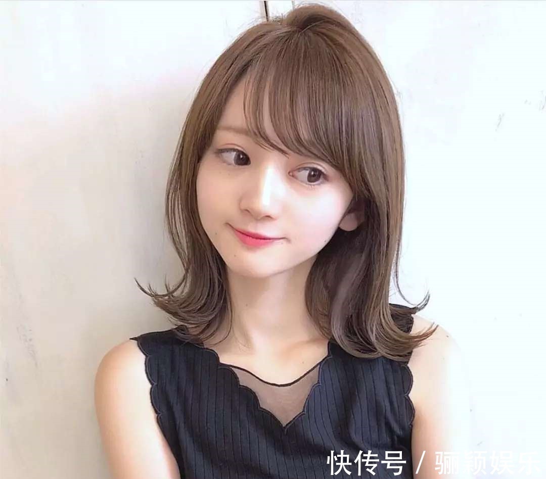 锁骨 换来换去,还是“锁骨烫”时髦,今秋流行的八款发型显脸小又减龄
