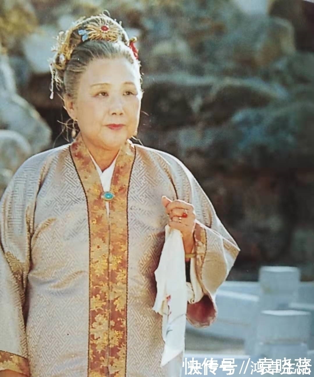 贾母$那个让黛玉不放心的女孩,才是红楼梦中最有情有义的人