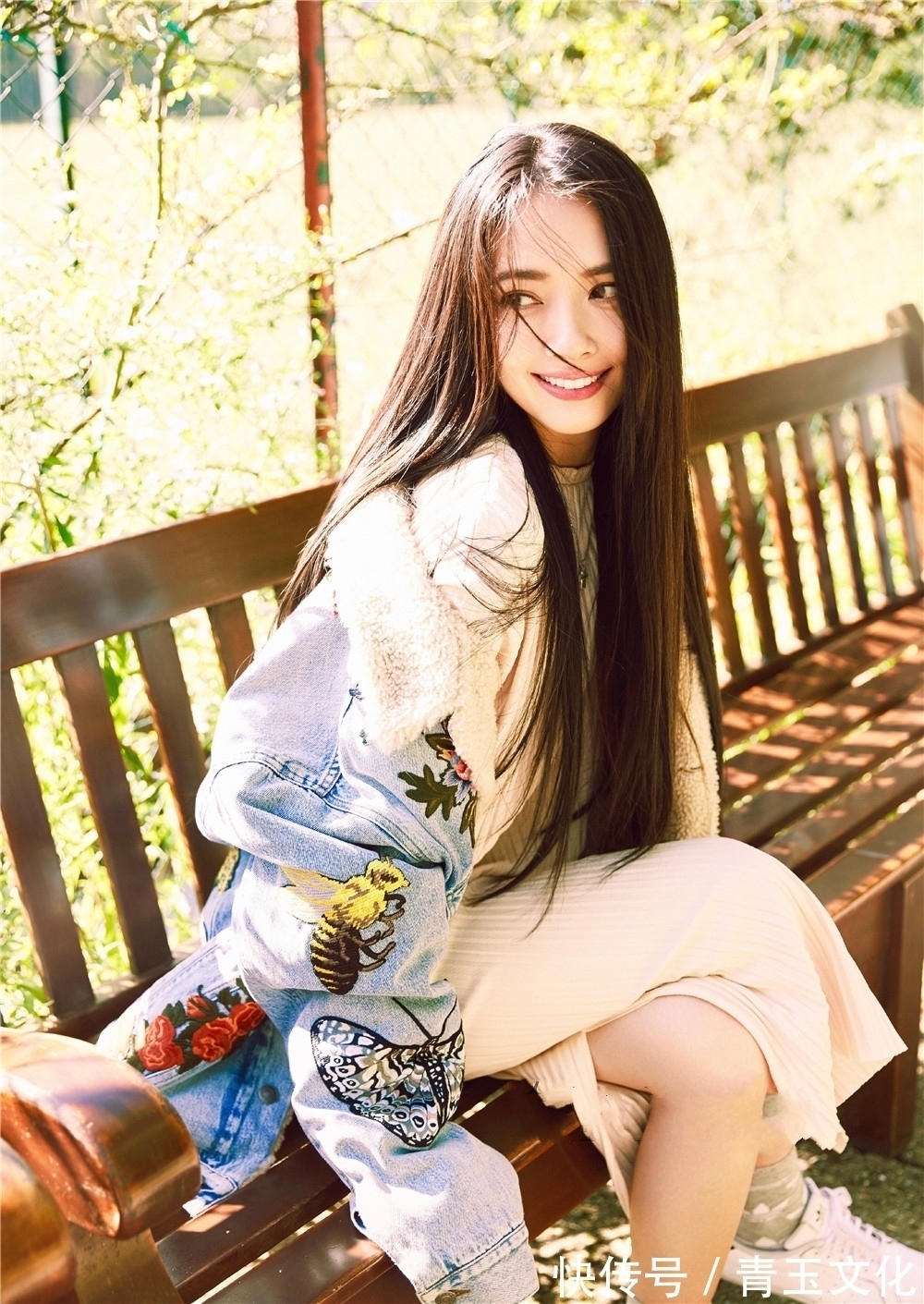 马尾辫 放弃“黑长直”吧,太俗!今年最火的是这4种发型,时髦不挑人