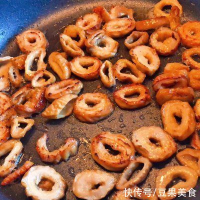 5分钟就能做好的干锅肥肠,简单又好吃