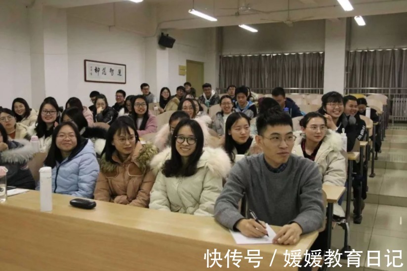 专业|学校拔河比赛,班里只有一名男生是什么体验,操场地面如此丝滑