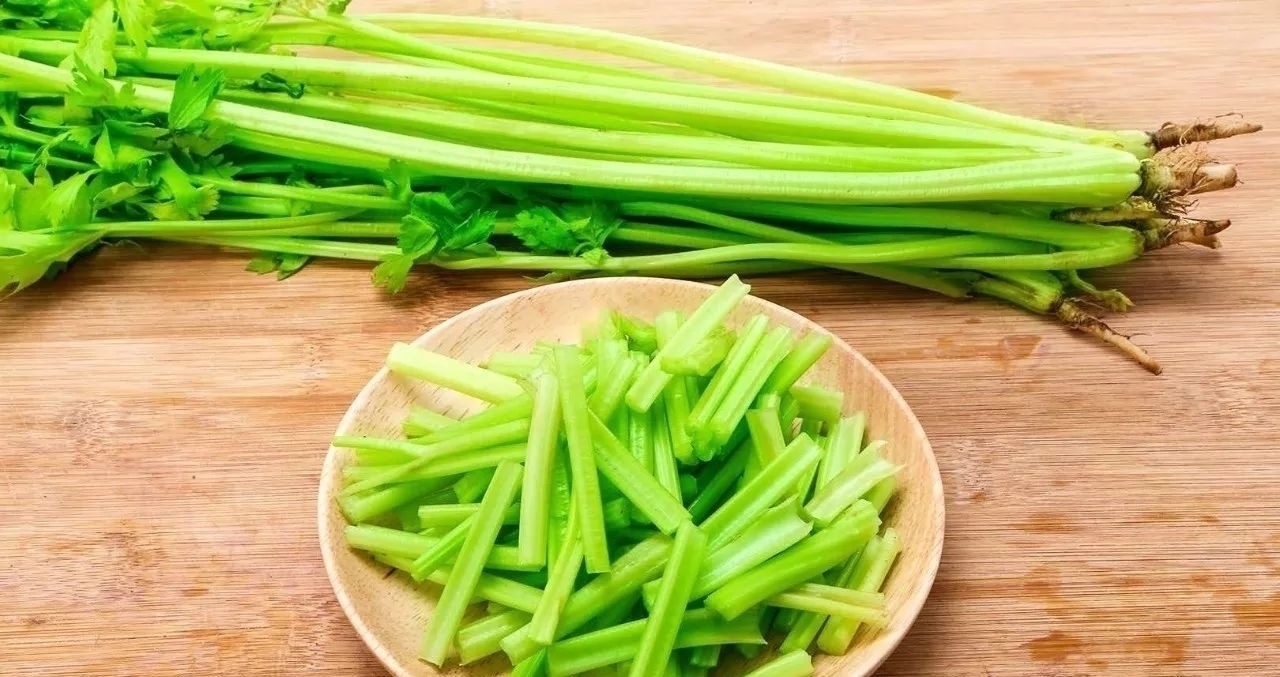 蔬菜|高血压和你说拜拜,蔬菜皇后每天吃一点,还有几大禁忌