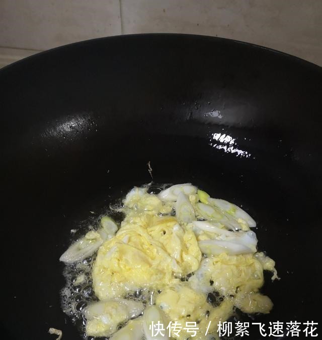 女性不要错过一道菜,每周吃两次,排出毒素子宫干净,气色好