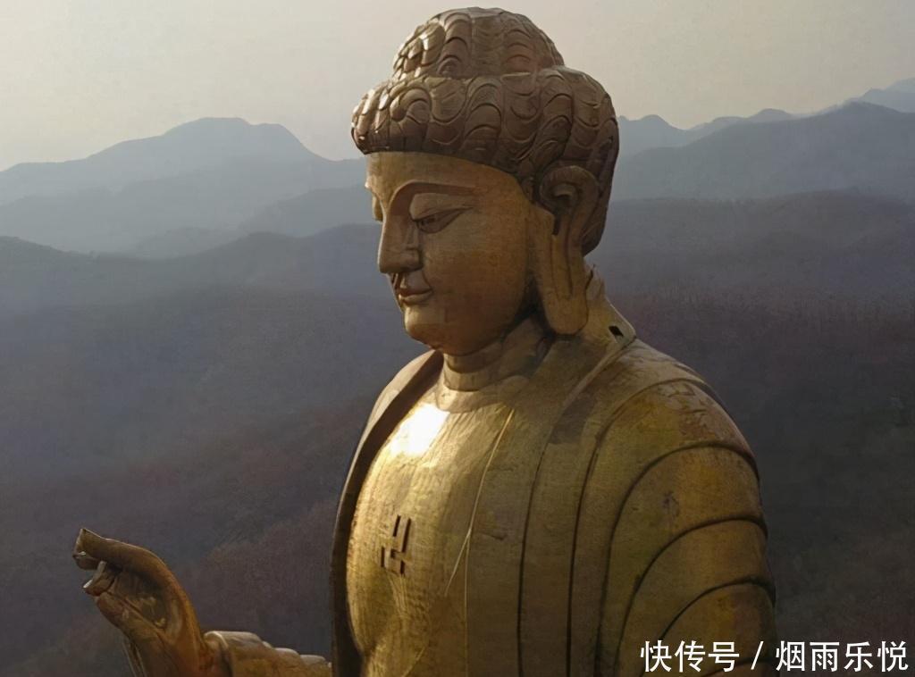 全球最高佛像,耗时12年共用黄金215斤,光一只脚就有3米高