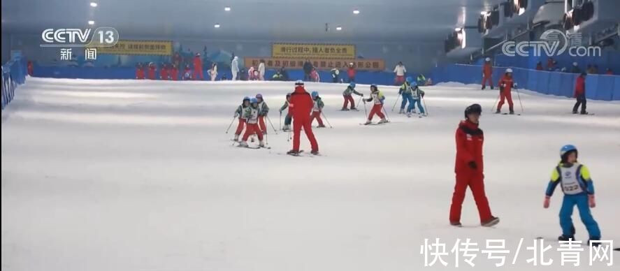 北京冬奥会|「春节假期看消费」冰雪消费热情高涨 冬奥周边成“新年货”
