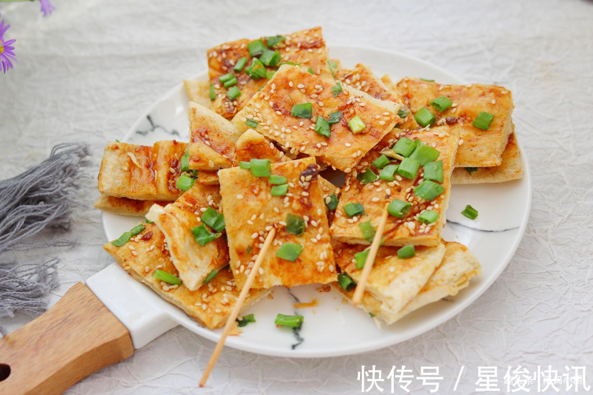 想吃酱香饼别再买了,一口锅在家自己做,外酥里嫩,酱香浓郁