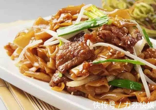 蛋清淀粉|一份完美的干炒牛河，焦香黄亮，牛肉鲜嫩多汁，太好吃了！