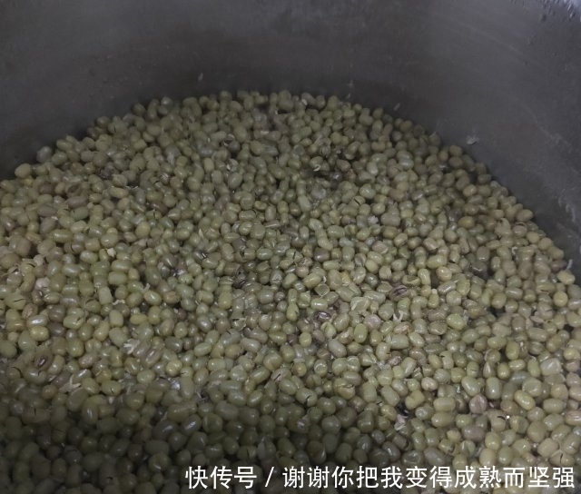 自制绿豆蓉,口感细腻,微甜不腻