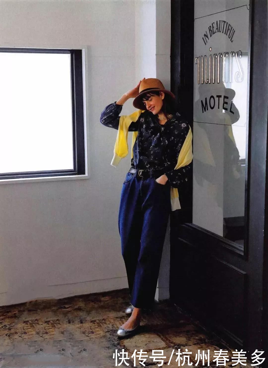 毛衣流行这么塞，修饰腿型还显高5cm