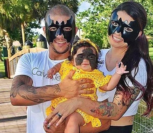 合照|宝妈生下“蝙蝠侠”胎记宝宝,发合照鼓励女儿,不料留言令她崩溃