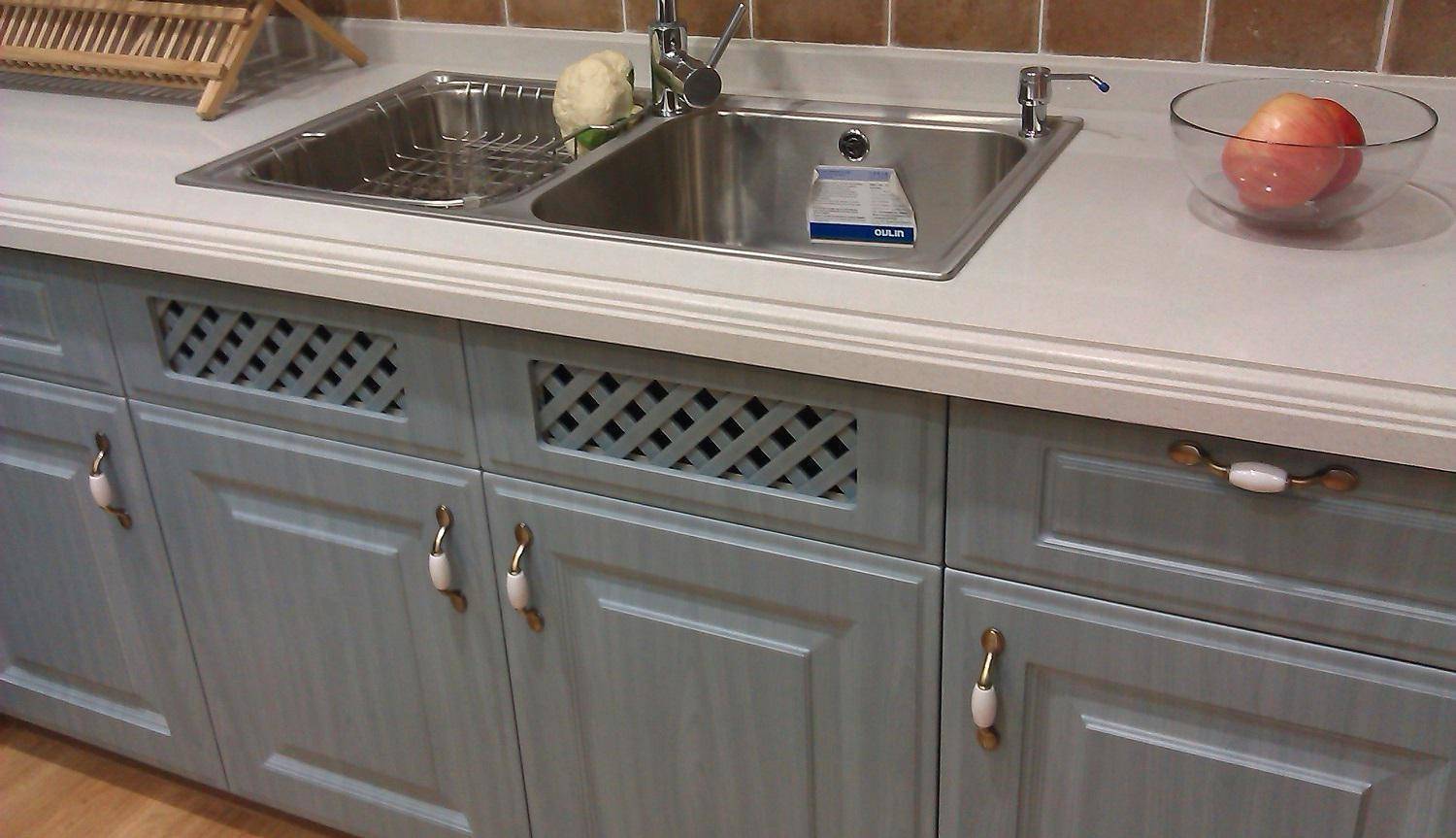 漆面|装修时因为穷才没选橱柜配件，想不到入住一年，越来越感到实用！