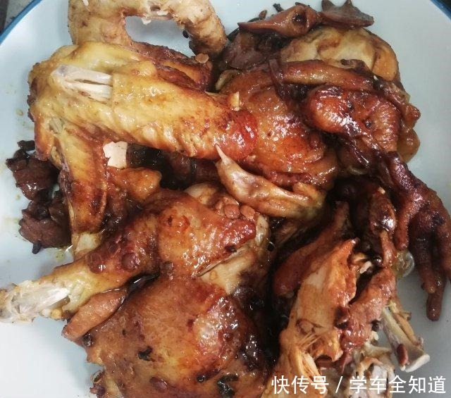 电饭锅焗鸡,肉嫩多汁,做法简单!