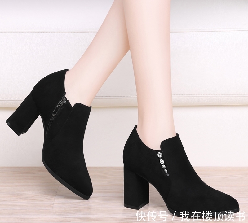 精致的高跟鞋,令你气场倍增,走出优雅