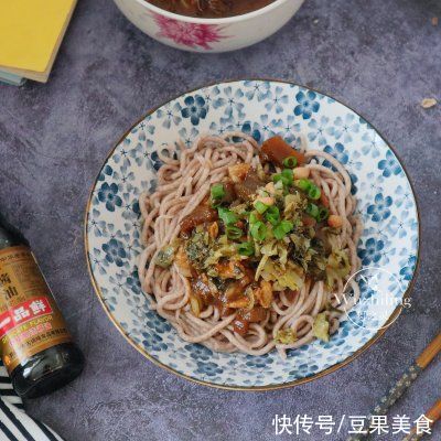 脾胃虚寒|#不容错过的鲜美滋味# 茄子肉丝炸酱面