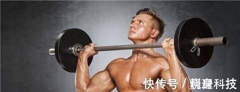 手臂|想要撑爆袖口的二头肌,几个杠铃弯举的常见错误,你一定要避免!