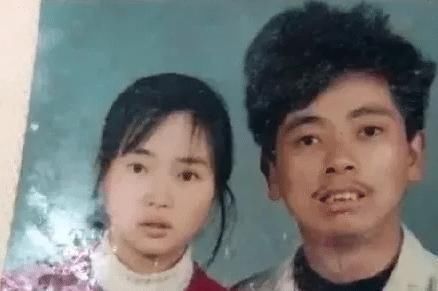 父母|“爸,我妈是被你绑架来的吗”看网友晒爸妈“结婚照”,笑抽了