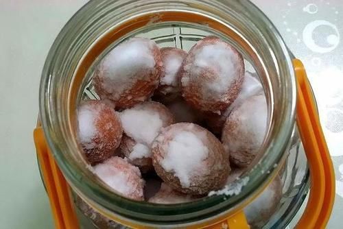 腌鸡蛋|农村这样腌鸡蛋,不用盐水不裹泥,25天个个流油起沙,咸鲜甘香