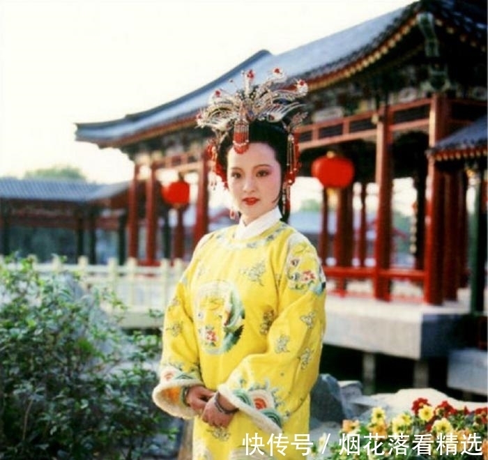 贾府&贾府众人为何只有贾元春被赐死？只因她发现了皇帝的一个秘密