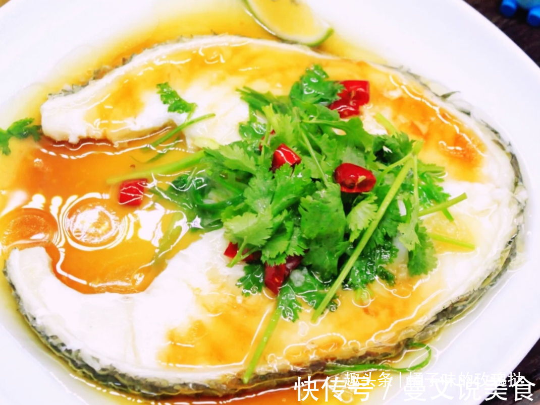 餐桌上的家常菜必备苦瓜炒鸡蛋,清蒸银鳕鱼,黑椒牛排炒鹿茸菇