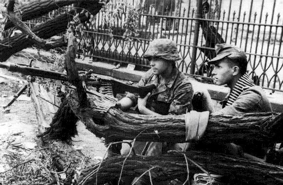 士兵正|精选一组罕见的二战照片；二战名将意大利元帅格拉齐亚尼