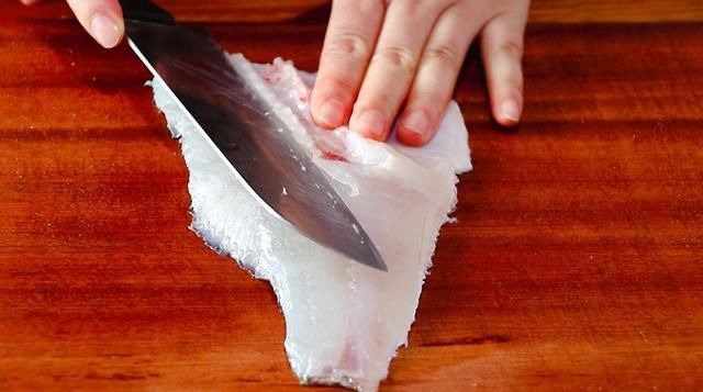 天冷碰到这鱼别手软,做上一道菜,暖胃又暖身,营养极高