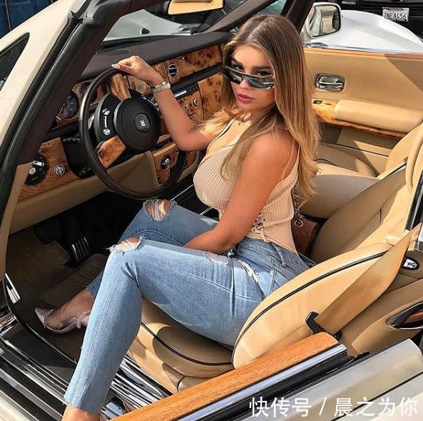 身材比例|金发美女疯狂健身,身材比例堪称完美,誉为“第一健身女王”