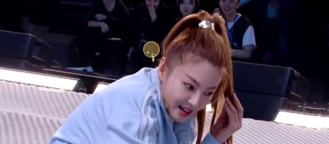 张雨绮|张雨绮主持《快本》聒噪不已,多次打断嘉宾说话,何炅都圆不了场!