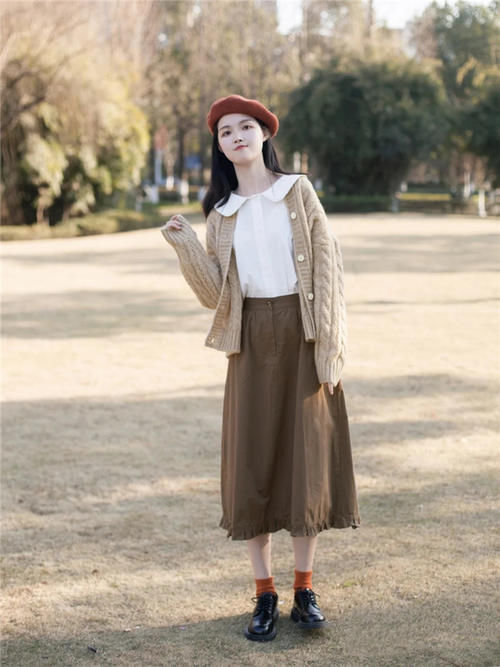 换季衣服怎么穿，5件单品的10种搭配公式，照着穿也好看