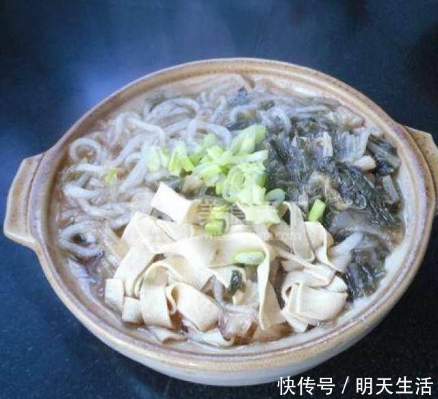 砂锅白菜的最佳食用方法是美味和营养,可以在家里做,太简单了