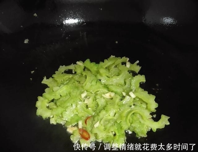 这道菜|小满过后，少吃土豆南瓜，多吃些它，鲜嫩营养，过段时间就少了！